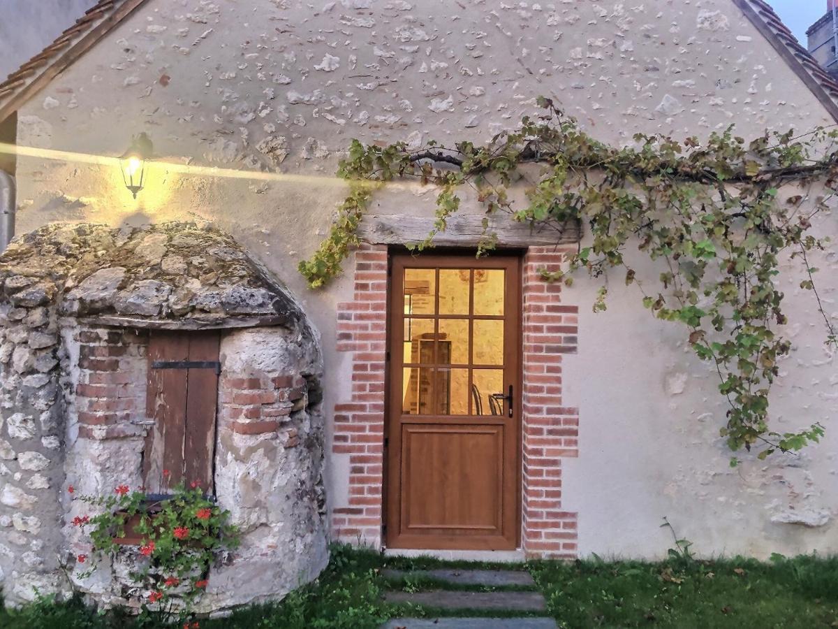 Logis Hotel Du Cygne Bracieux Eksteriør billede