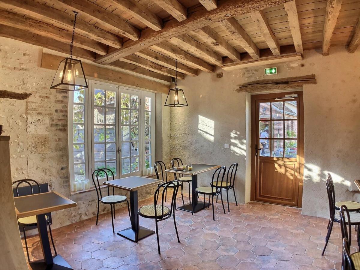 Logis Hotel Du Cygne Bracieux Eksteriør billede