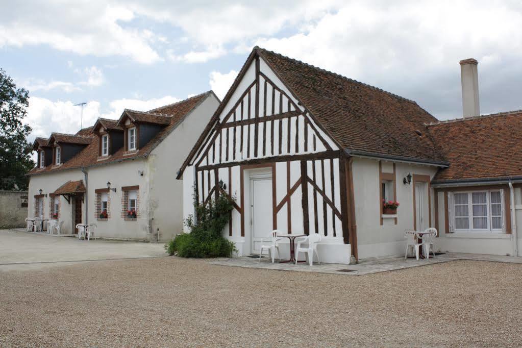 Logis Hotel Du Cygne Bracieux Eksteriør billede