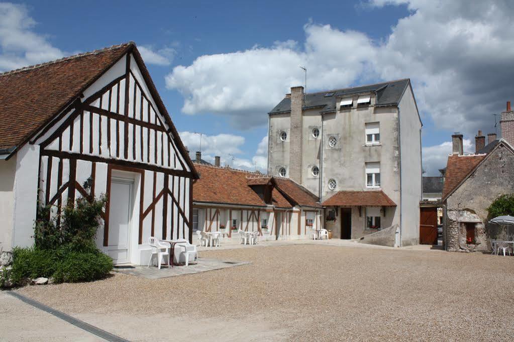Logis Hotel Du Cygne Bracieux Eksteriør billede